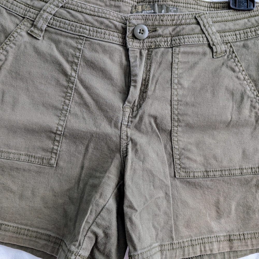 Prana Elle Shorts Size 6 Inseam "3 Olive Green